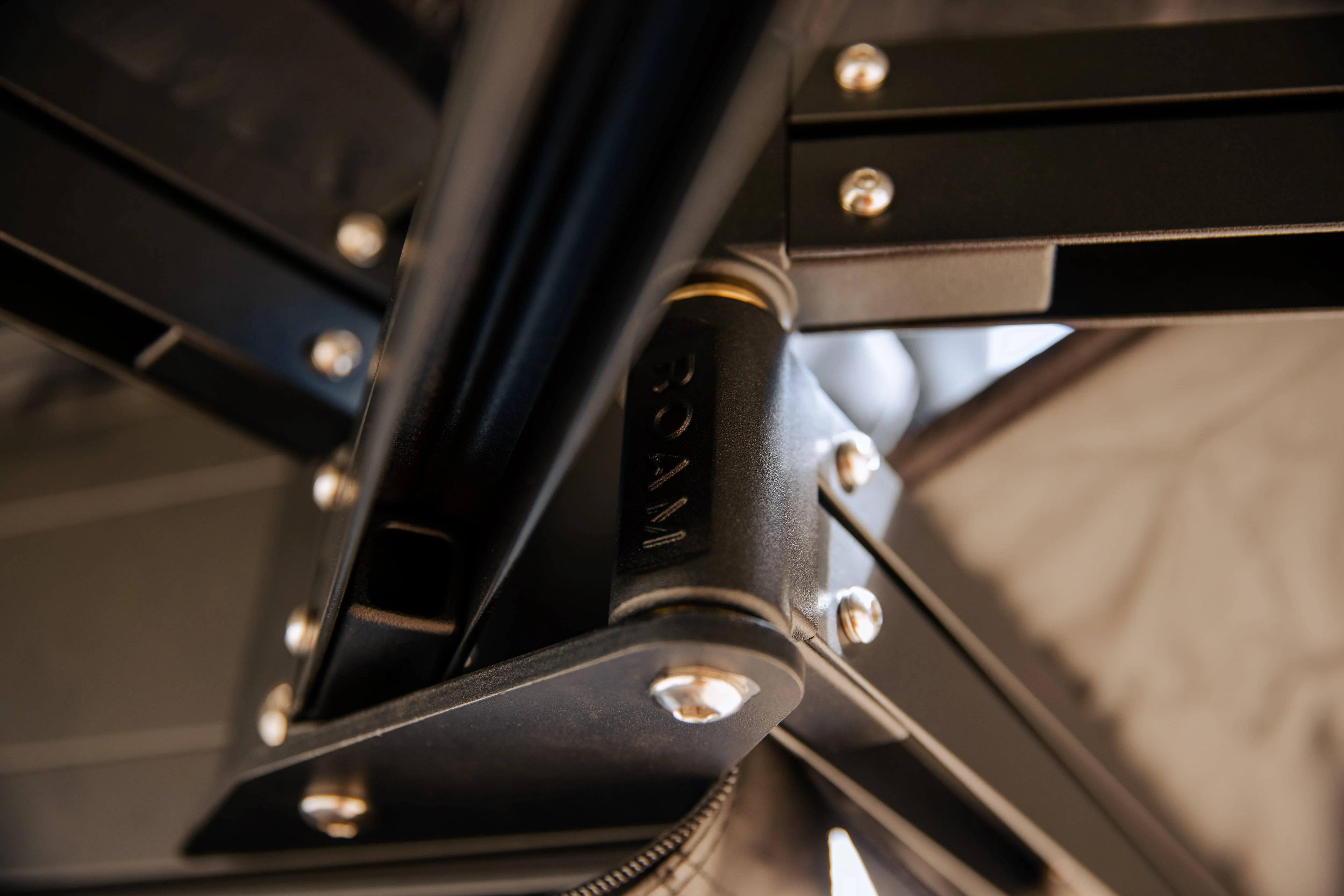 Roam Adventure Co ARC 270 Awning - Image 13