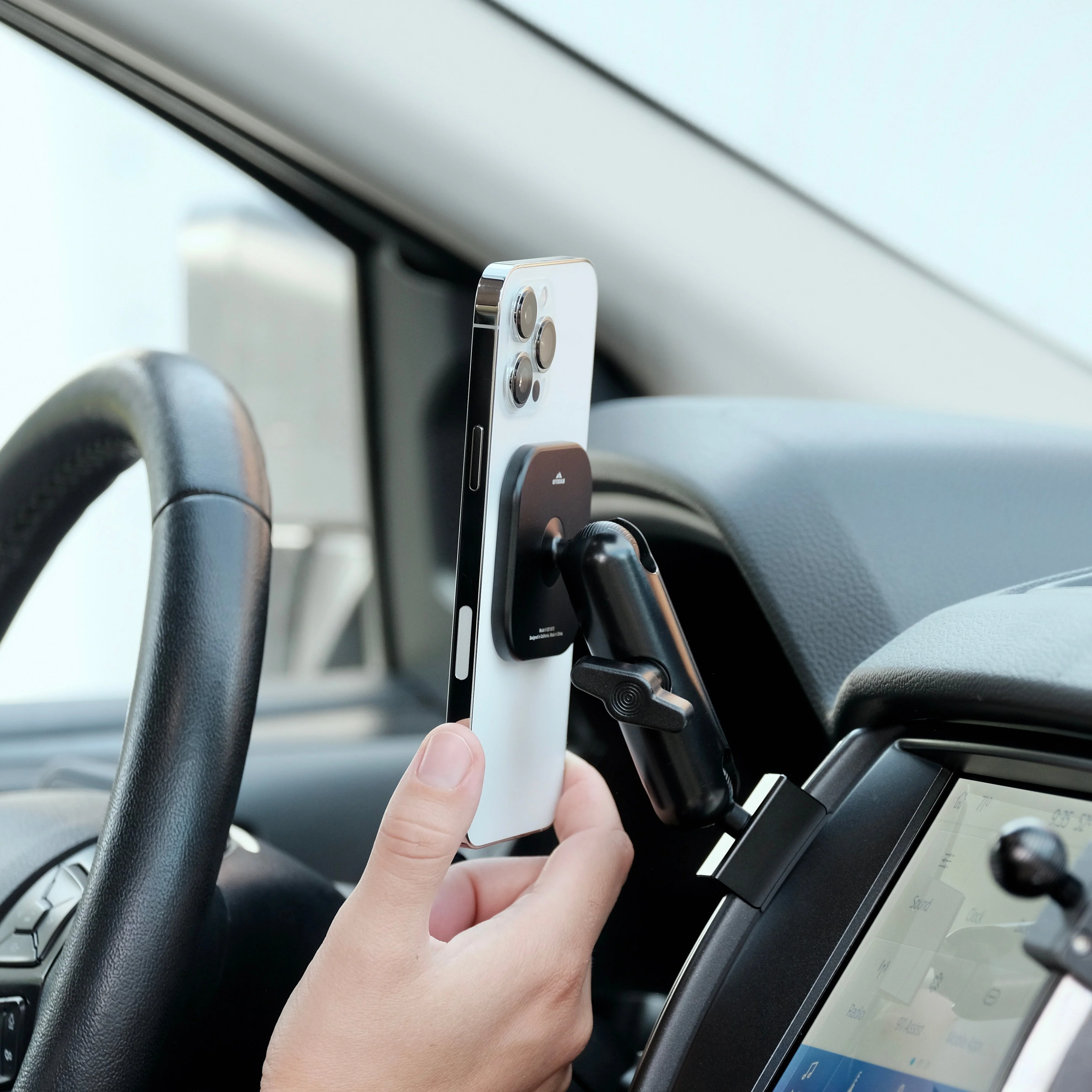 Offroam MagSafe-Compatible Phone Mount for Ford Ranger (2019-2023)
