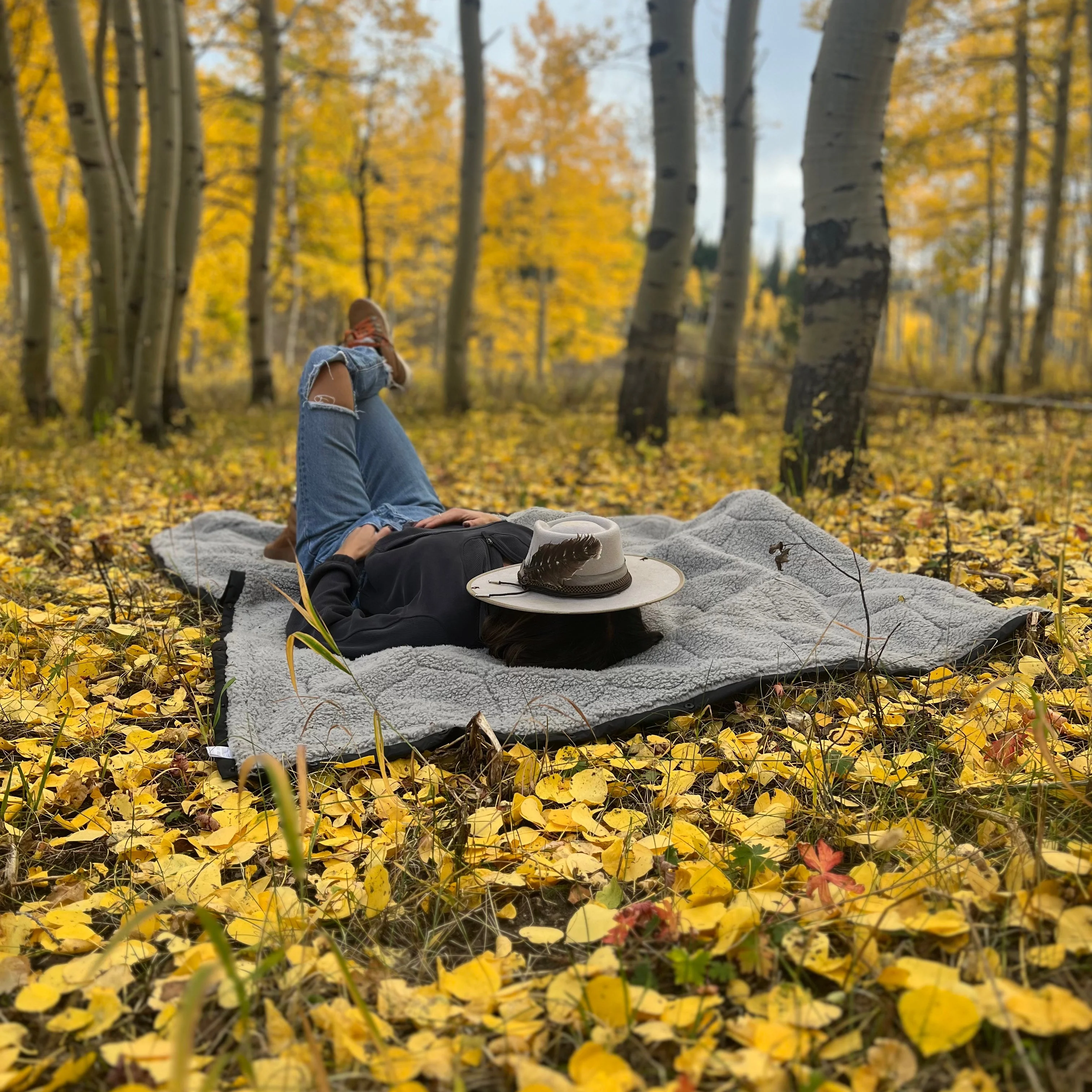 Freespirit Recreation Anywhere Poncho/Puff Blanket - Image 14