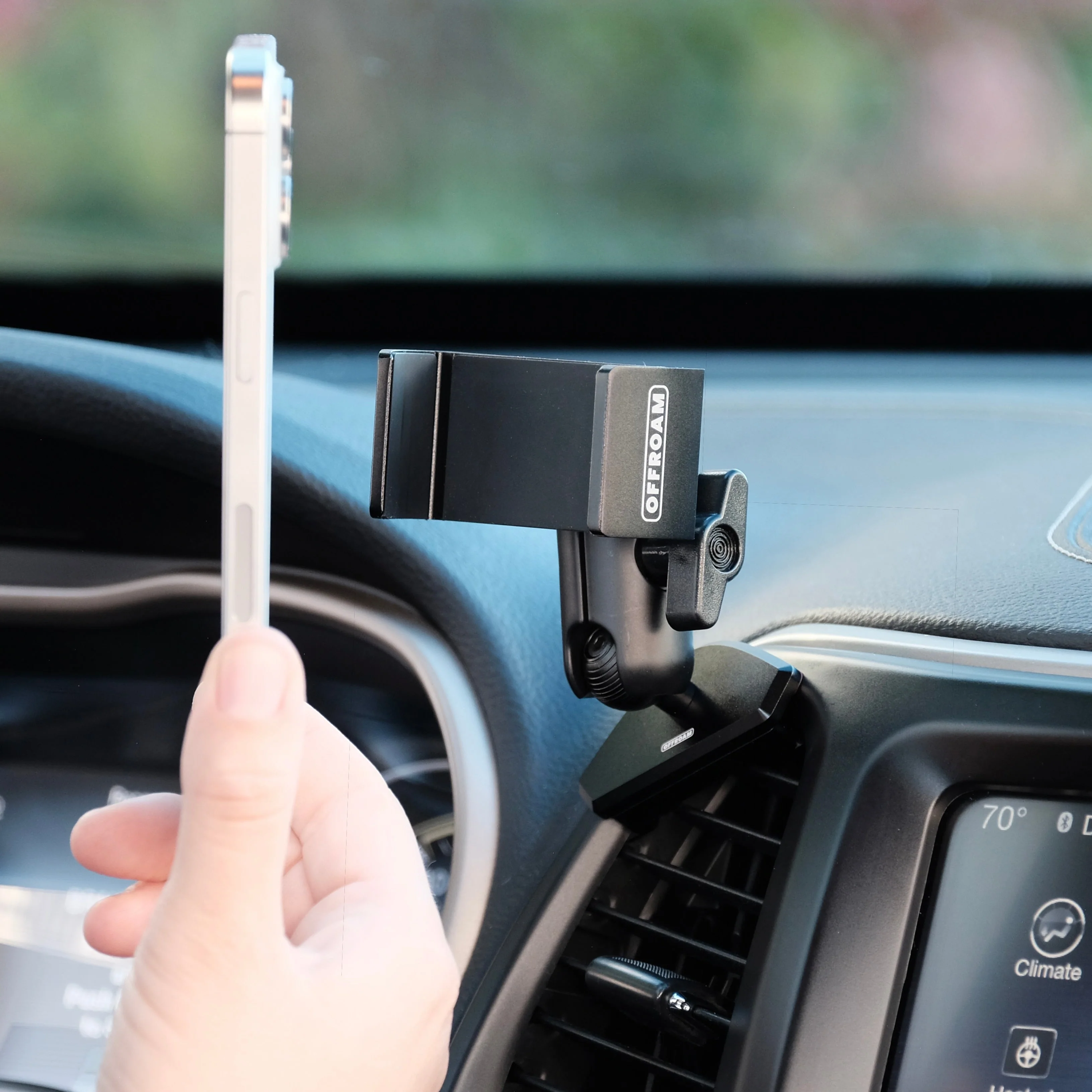 Offroam Phone Mount for Jeep Cherokee (2014-2018)