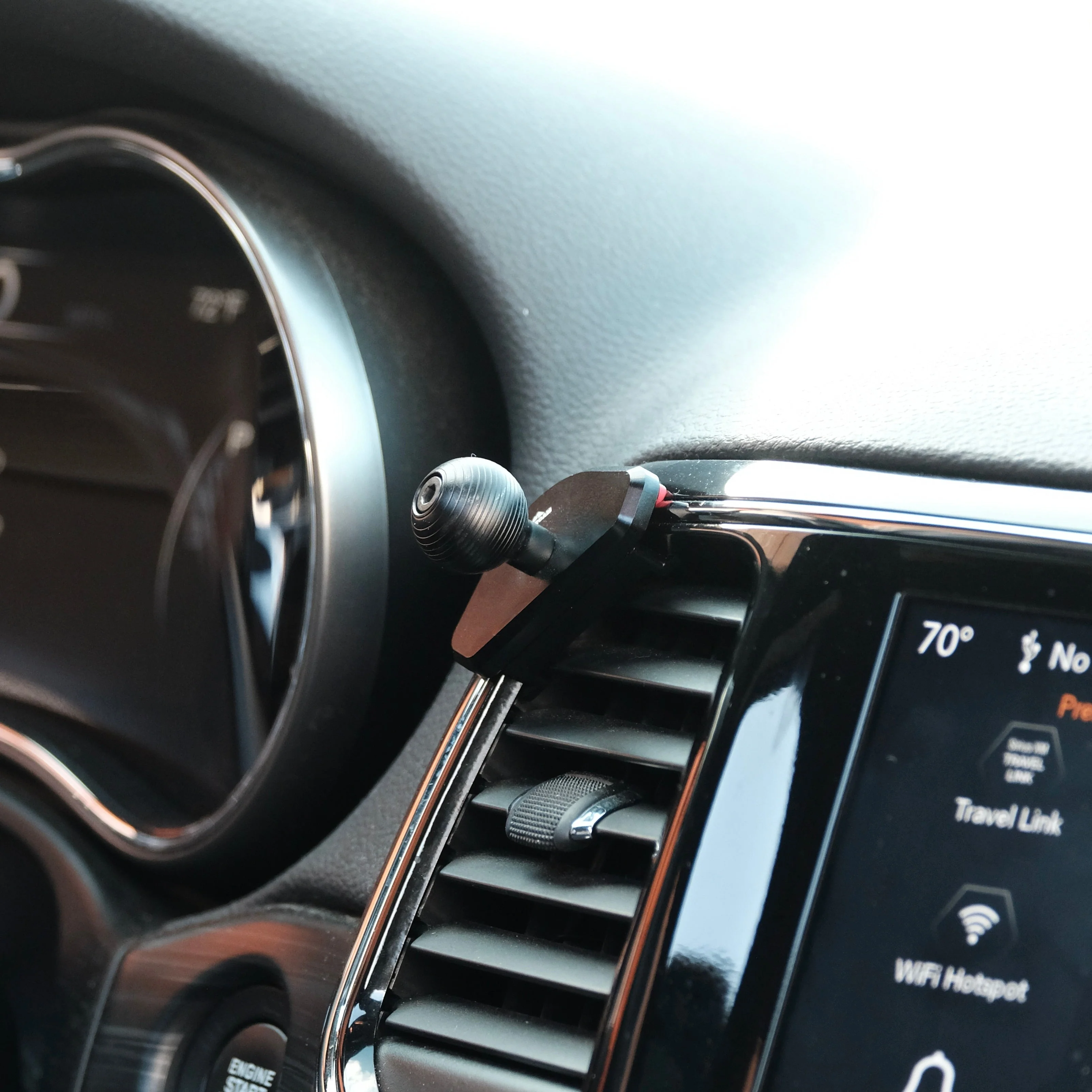 Offroam Phone Mount for Jeep Grand Cherokee WK2 (2014-2022) - Image 5