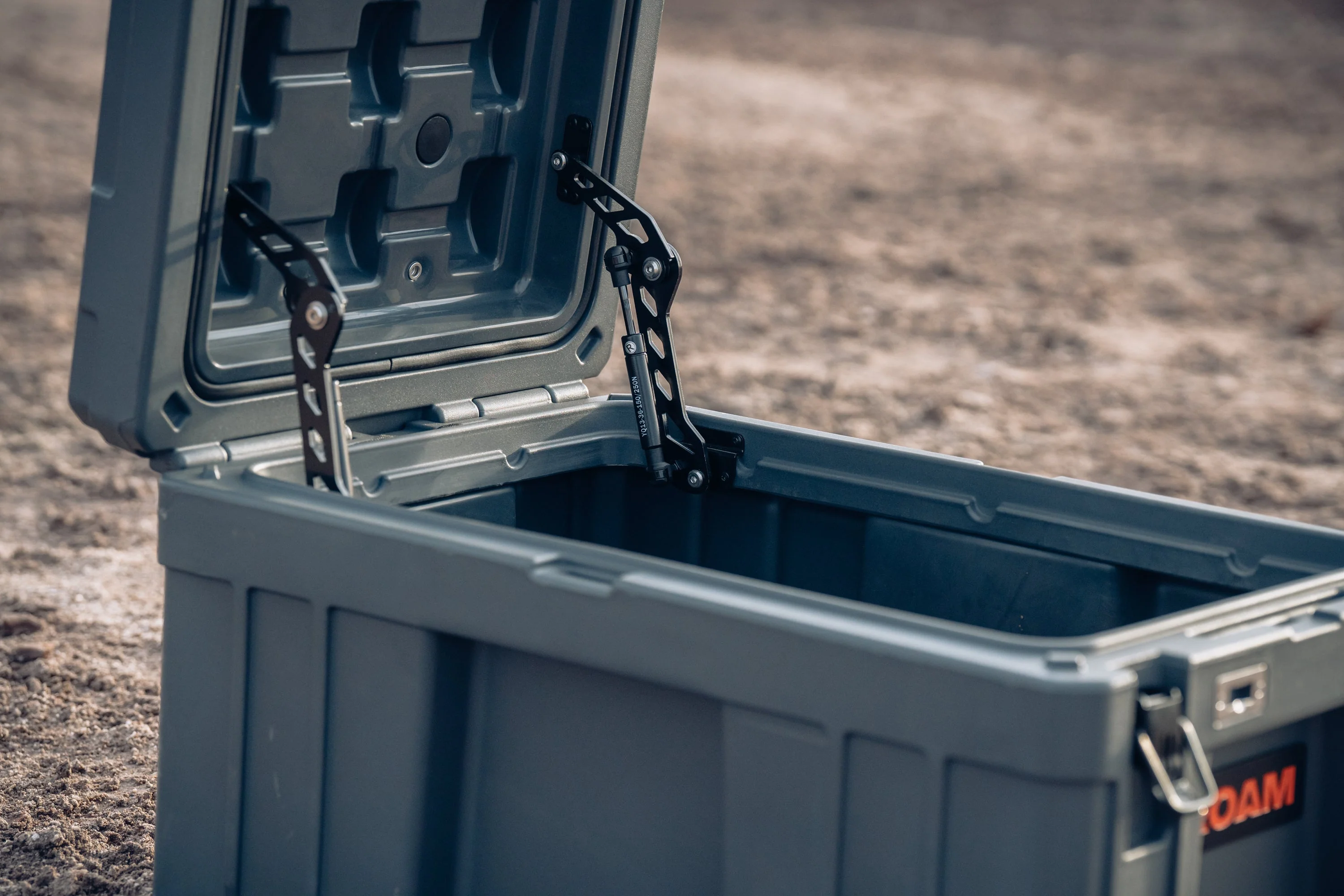 Roam Adventure Co 86L Rugged Case - Image 7