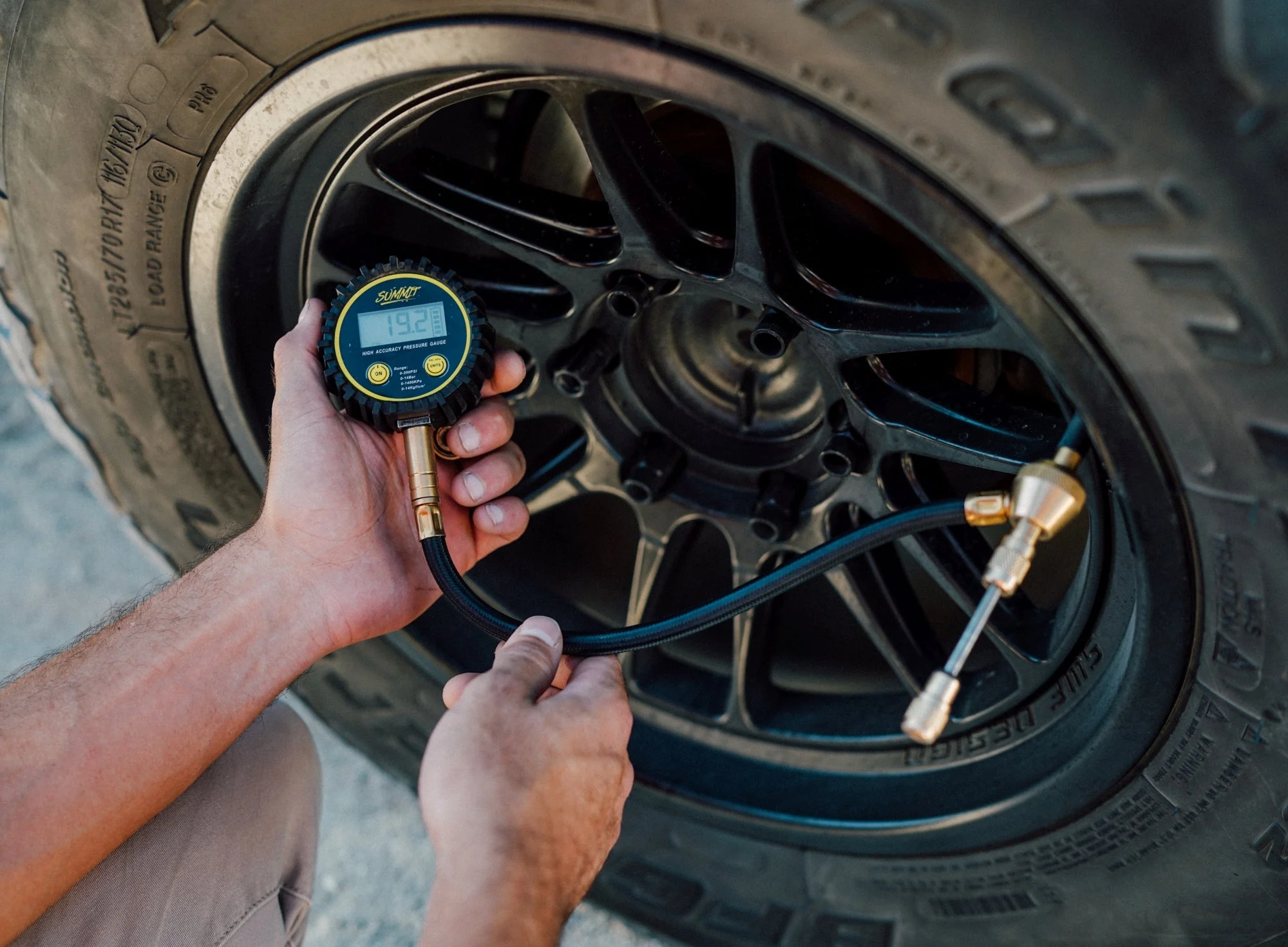 SSW Off-Road Quick Air Down Tool with Digital Gauge - Image 5
