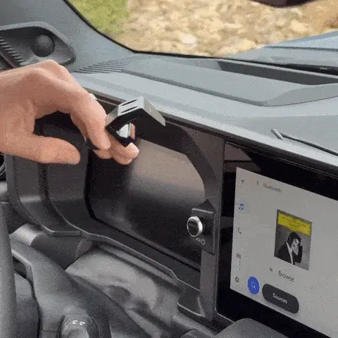 Offroam MagSafe-compatible Phone Mount for Toyota Land Cruiser 250 (2024-2026) - Image 3
