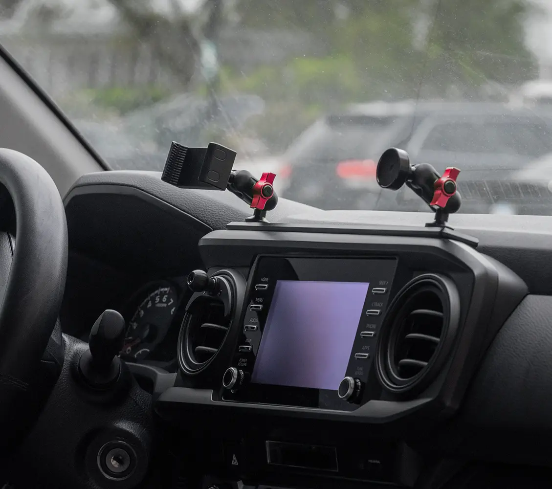 Tackform TRAXX™ - Slim Track Dash Bracket with 20LITE Phone & Tablet Mounts for Toyota Tacoma (2016-2023) - Image 4